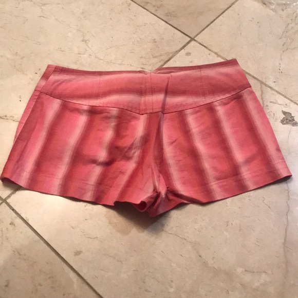 Patterned shorts - Picture 2 of 2